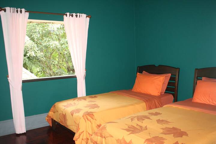 Room 4 of 63