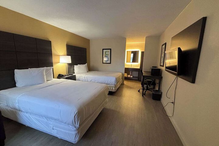 Room 9 of 15