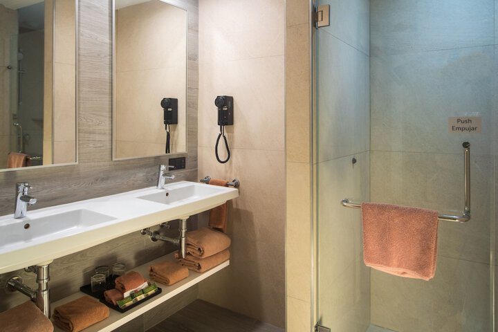 Clean Restrooms