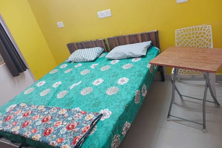 Room 2 of 3