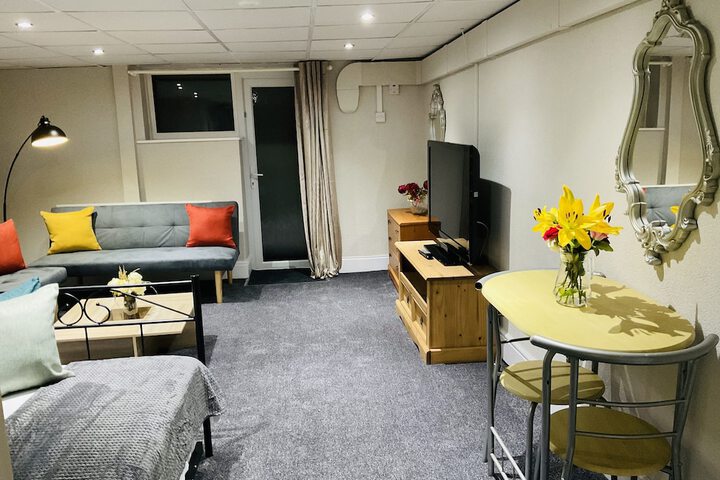 Room 77 of 148