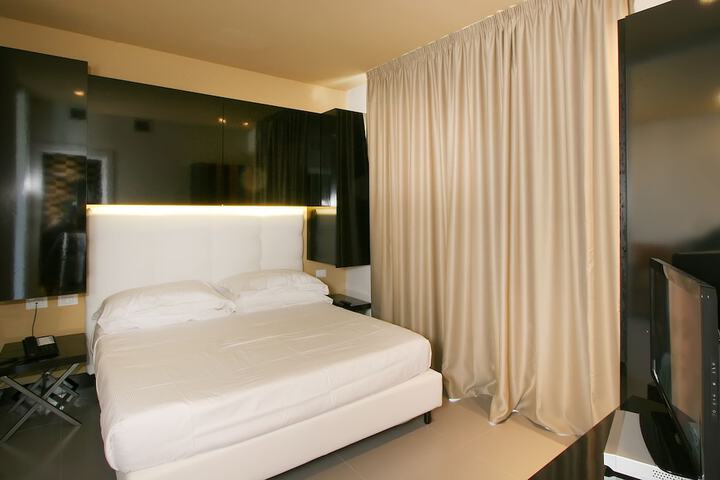 Room 4 of 58