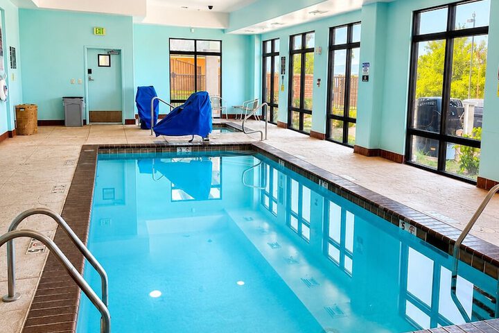 Hotel with Pool
