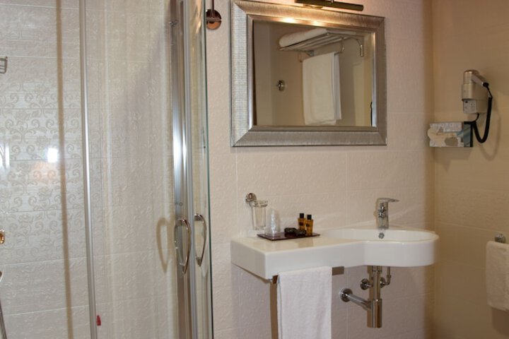 Room 22 of 60