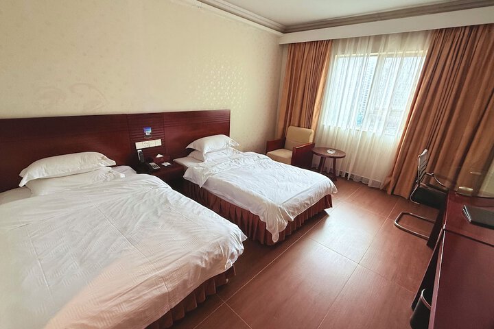 Room 14 of 33