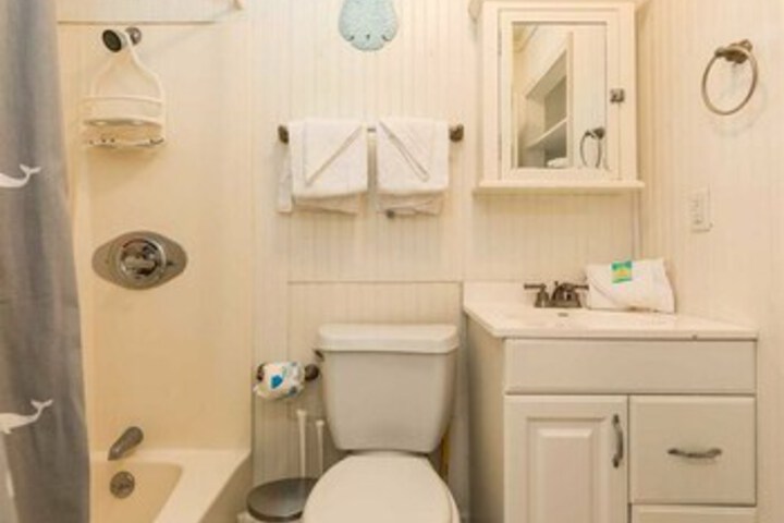 Room 8 of 32