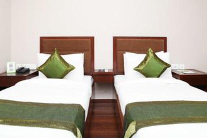 Room 17 of 34
