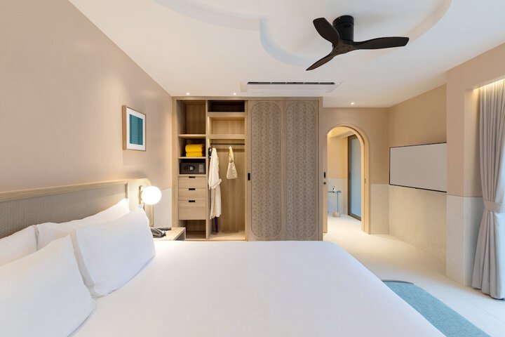 Room 30 of 131