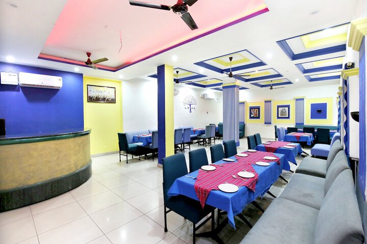 Dining 19 of 22