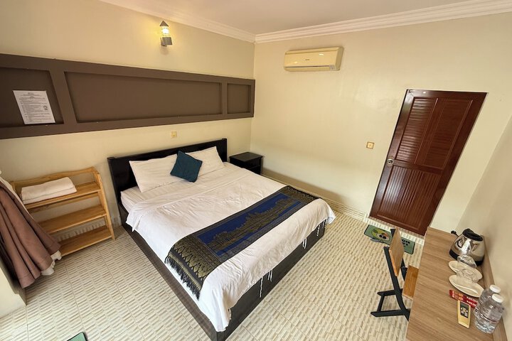 Room 10 of 62