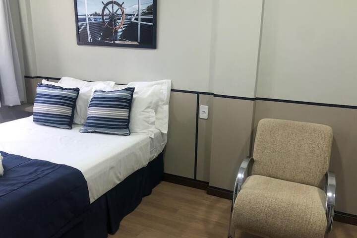 Room 11 of 33