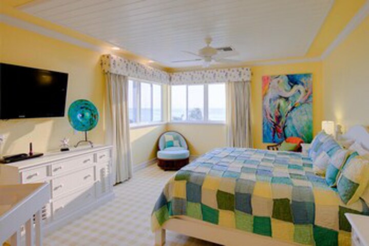 Room 15 of 19