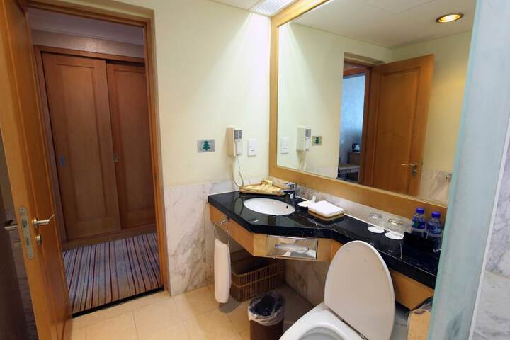 Room 48 of 95