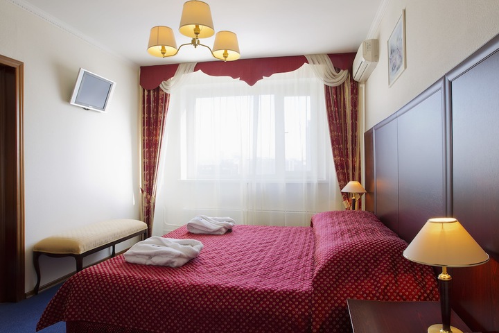 Room 9 of 120