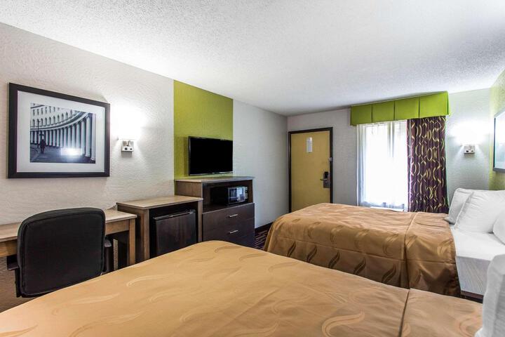 2 Double Beds (7 of 8)
