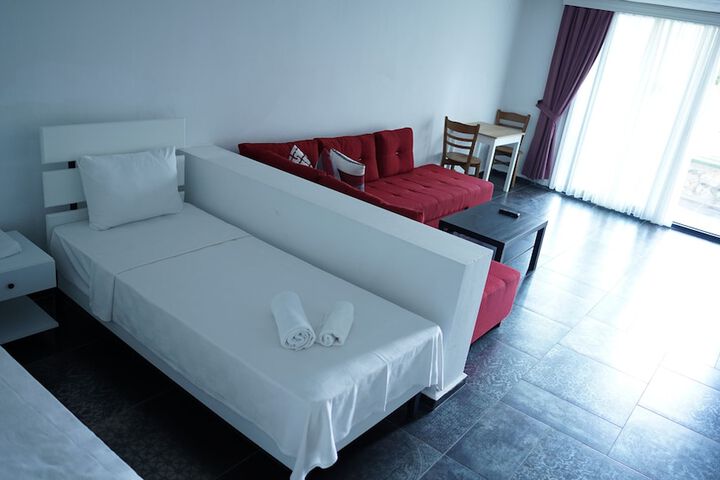 Room 104 of 139