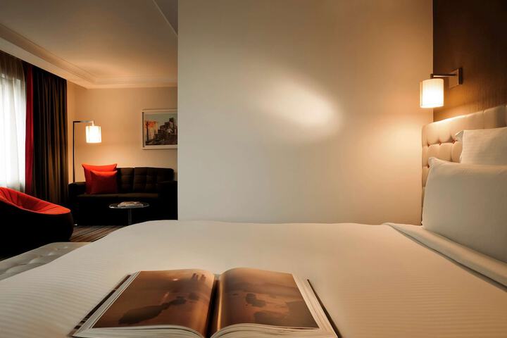Room 27 of 118