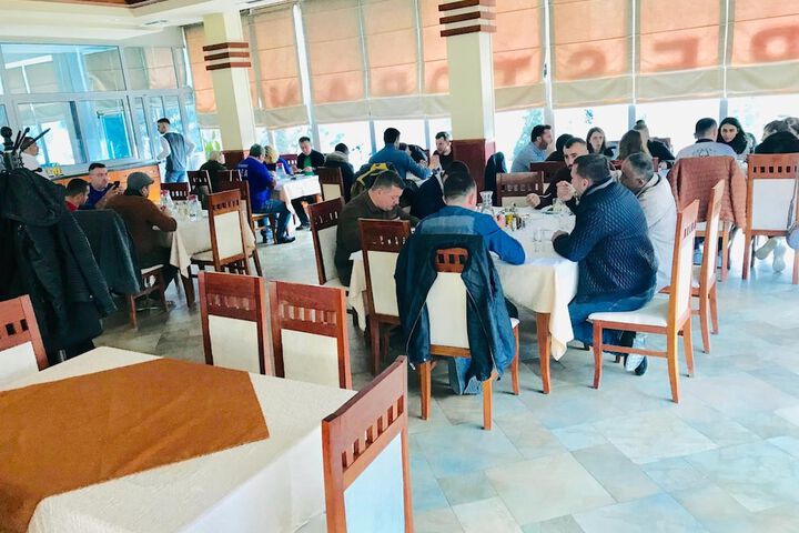 Dining 40 of 69