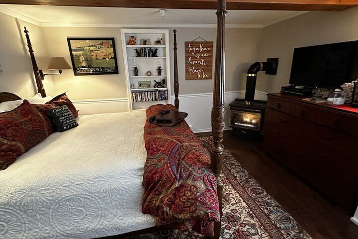 Room 42 of 203