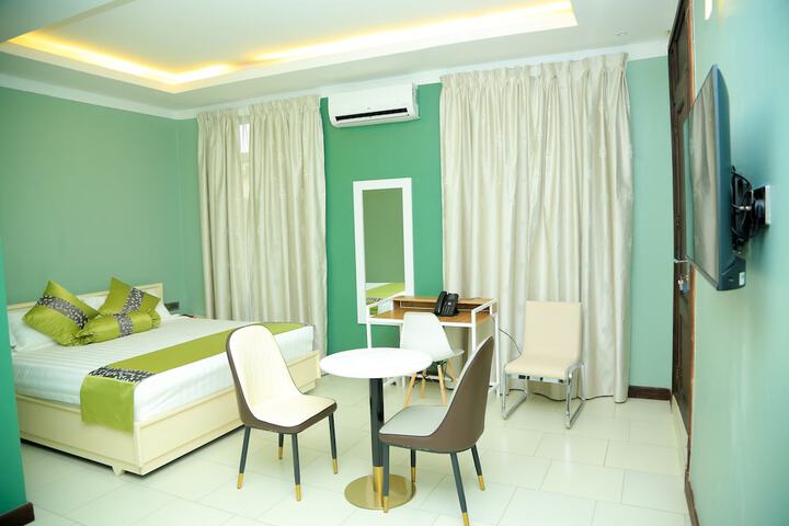 Room 19 of 38