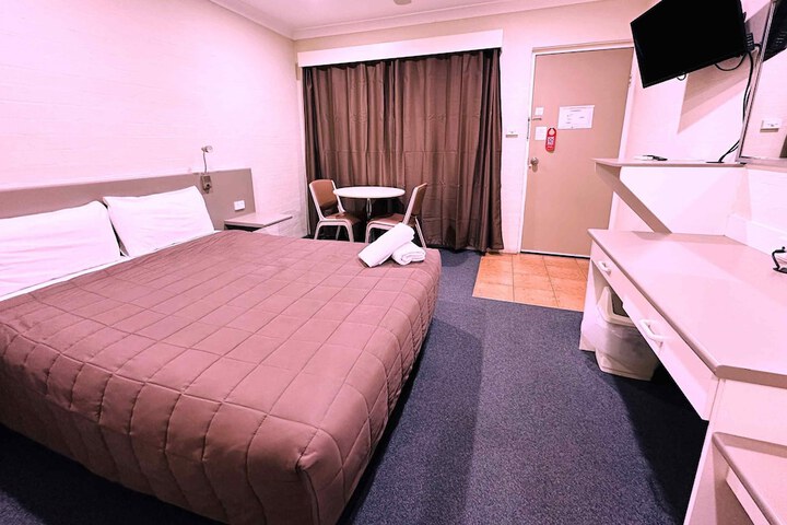 Room 30 of 54