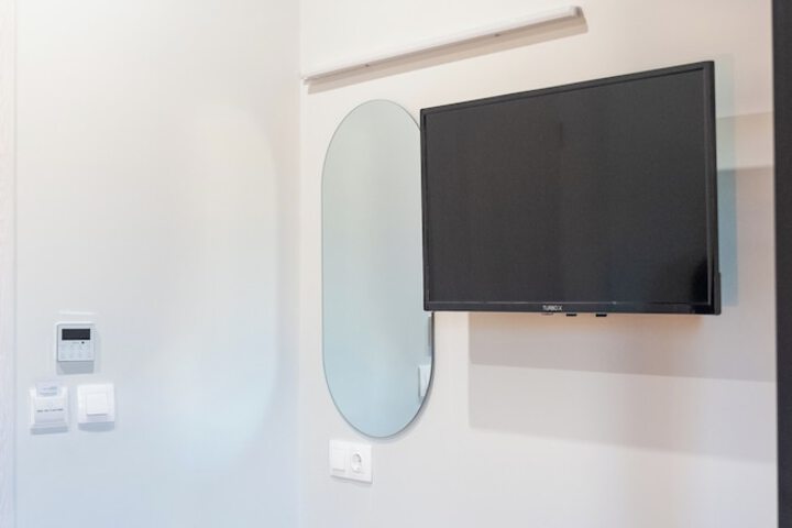 Room 11 of 36