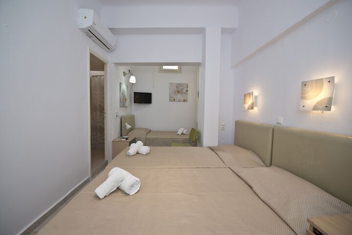 Room 11 of 36