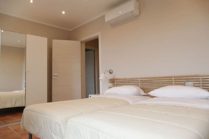 Room 7 of 28