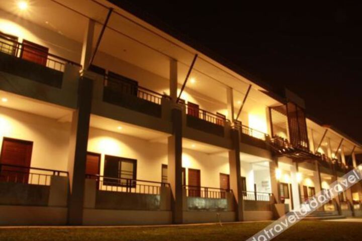 Hotel 6 of 12