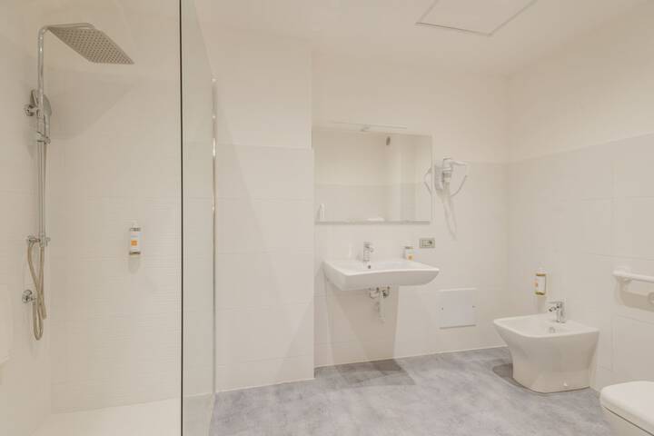 Room 44 of 73