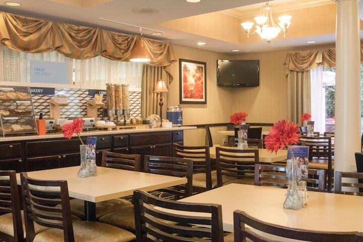 Breakfast area