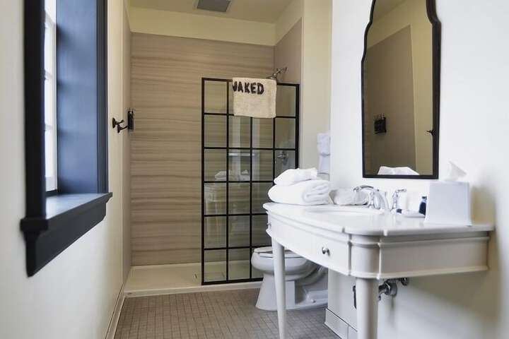 Room 16 of 35