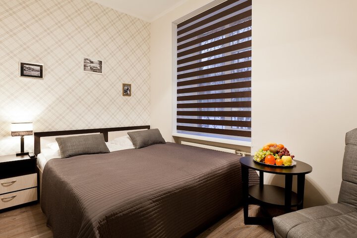 Room 10 of 19