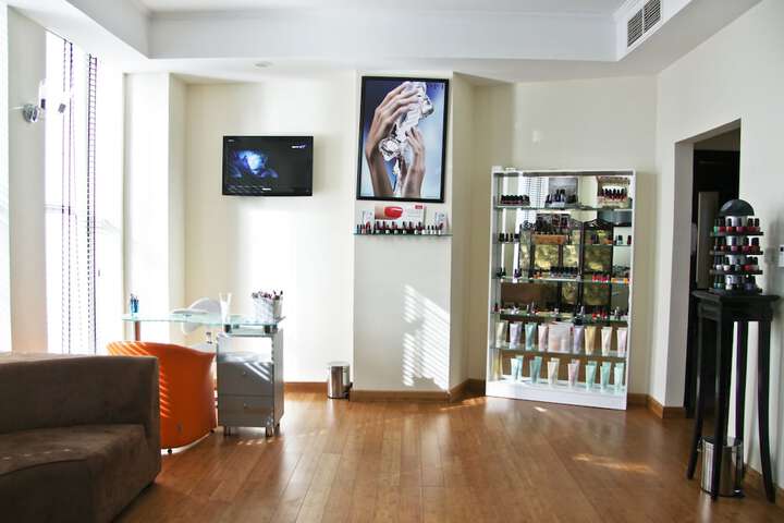 Nail salon