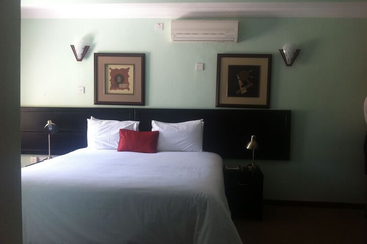 Room 6 of 22