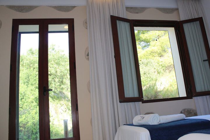 Room 42 of 97