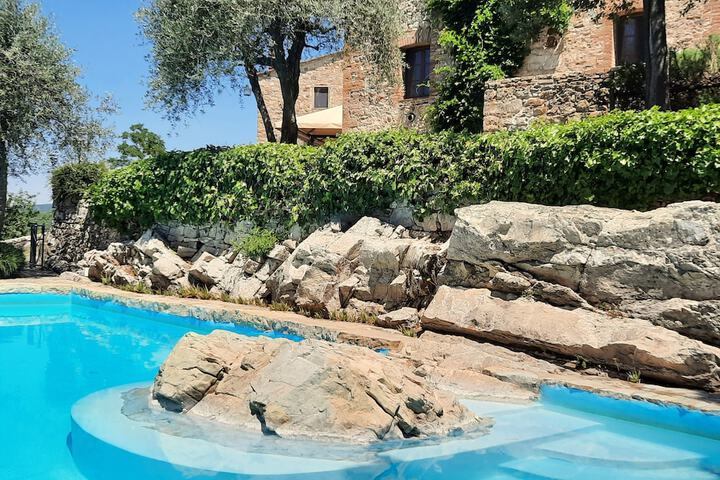 Pool 59 of 94