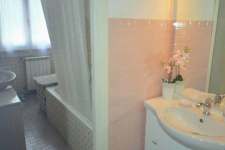 Room 43 of 50