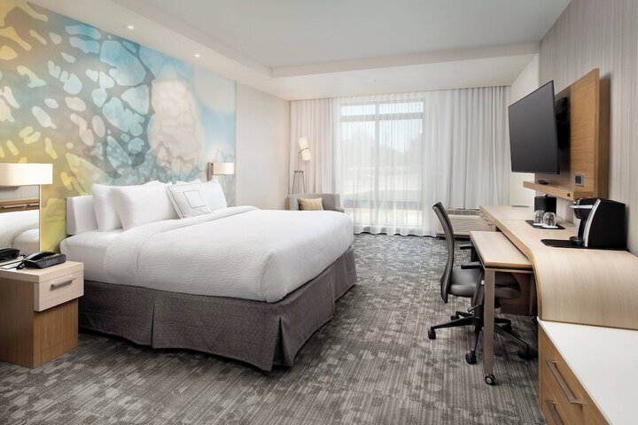 Room 4 of 43