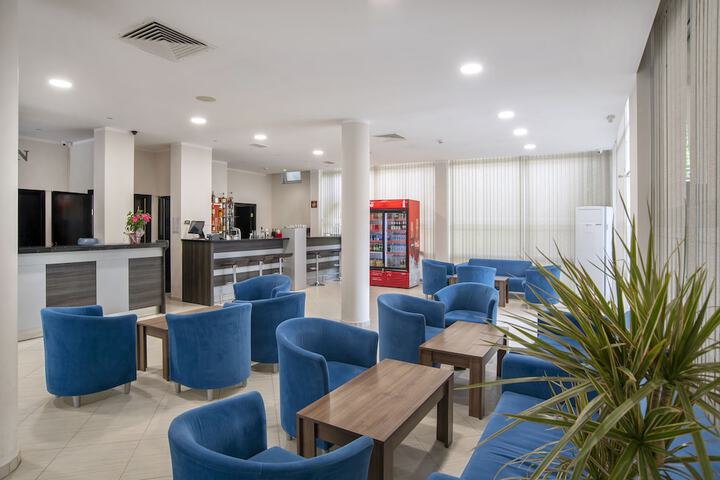 Lobby lounge