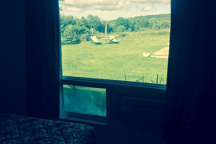Room 4 of 25