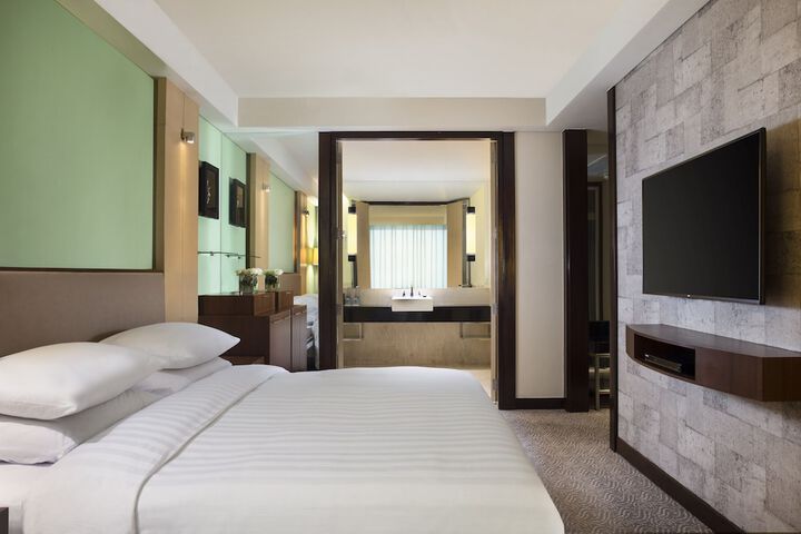 Room 10 of 79