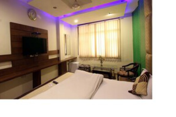 Room 16 of 27