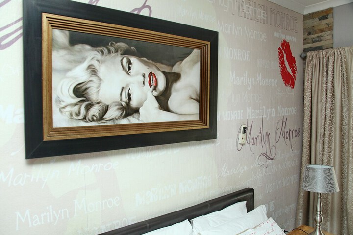 Room 9 of 36