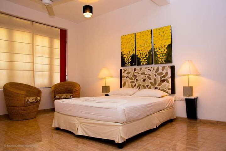 Room 6 of 31