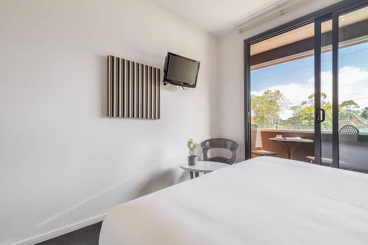 Room 10 of 38