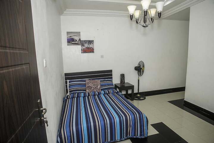 Room 2 of 16