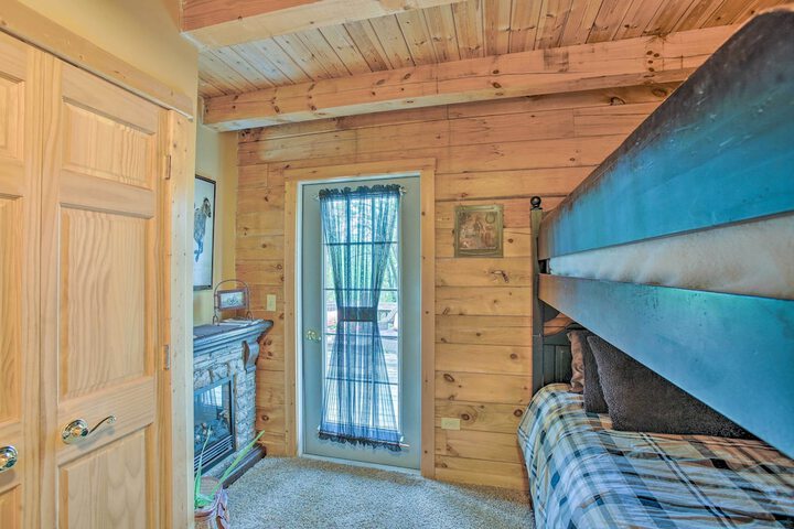 Resort Cabin w / Fire Pit: Golf Hike and Play!