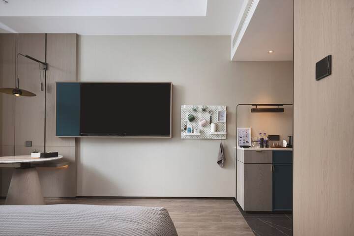 Room 4 of 34