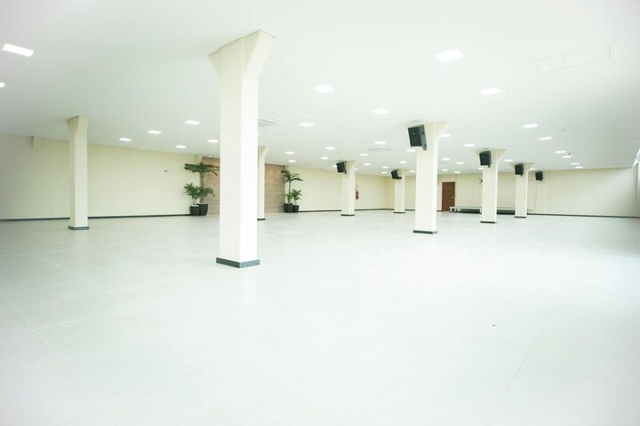 Ballroom/Hall 27 of 40